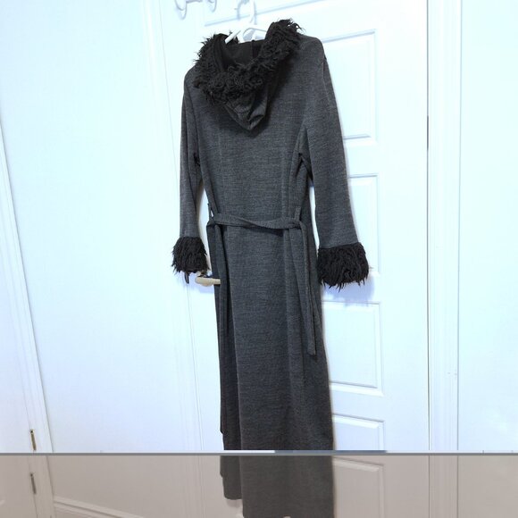 Made in Italy Very long dark grey sweater coat with hoody and faux fur trims - Picture 15 of 16